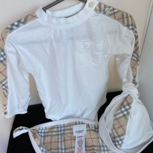 Burberry Unisex Onesie,Size 6 month with hat & bib